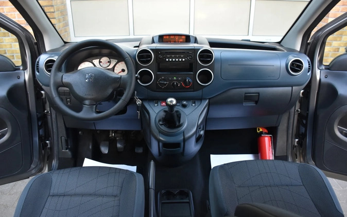 Peugeot Partner cena 25999 przebieg: 179206, rok produkcji 2011 z Darłowo małe 781